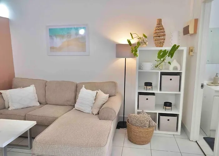 Lovely One Bed Room Apartment Right In The City
