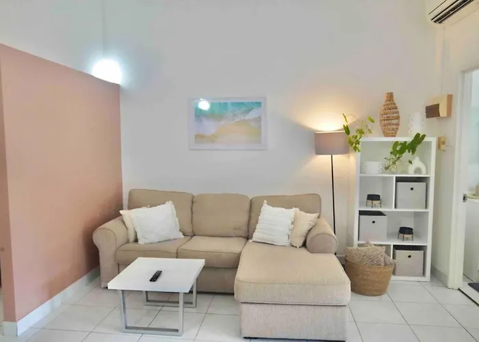 Lovely One Bed Room Apartment Right In The City