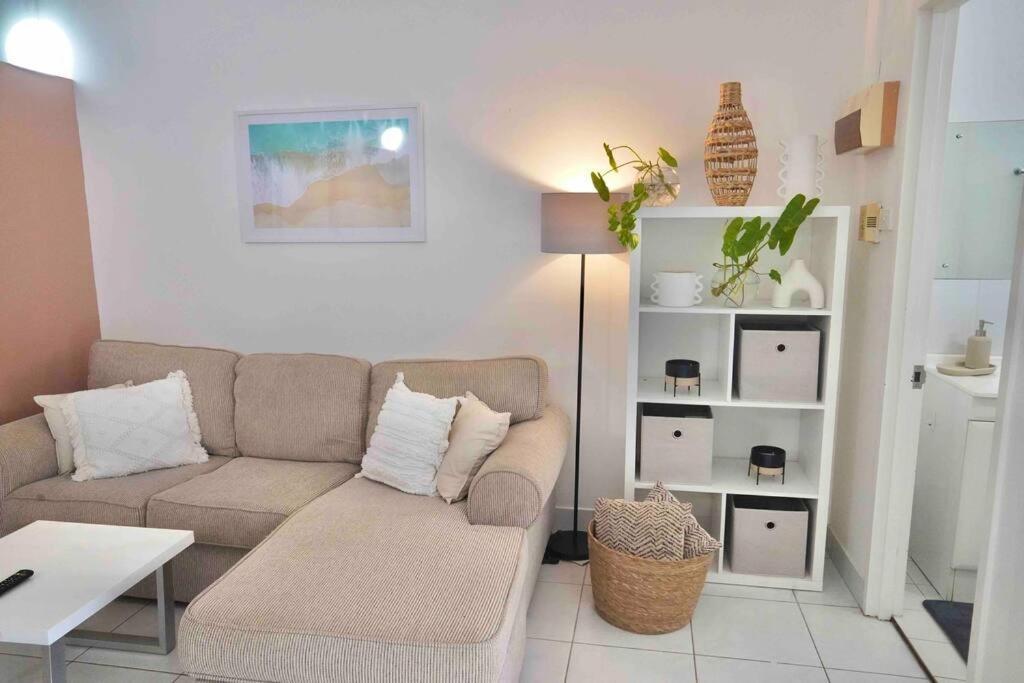 Apartment Lovely One Bed Right In The *