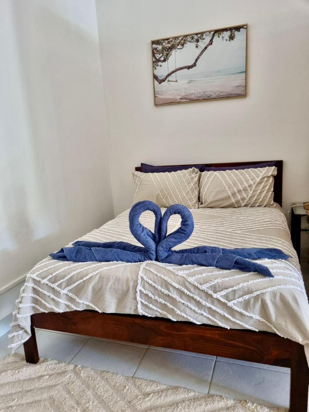 Lovely One Bed Right In The Apartment
